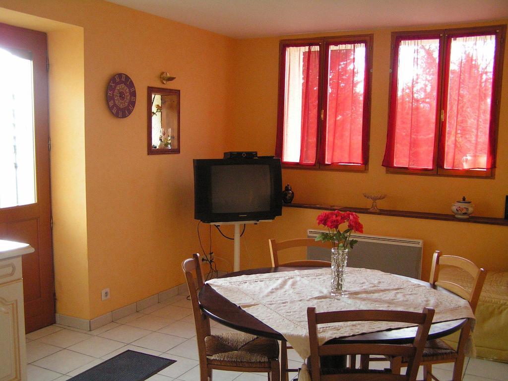 Bed and Breakfast A L'Olivier Montcaret Exterior foto